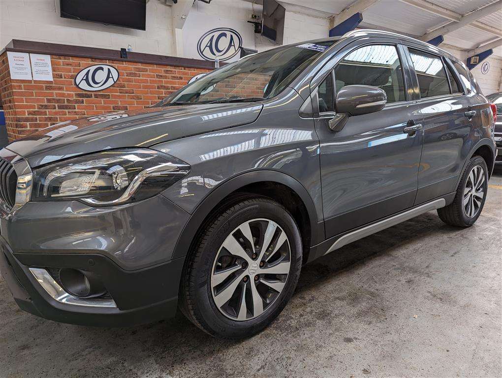 <p>2019 SUZUKI SX4 S-CROSS SZ-T BOOSTERJ</p>