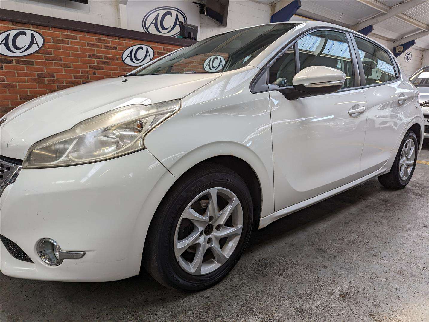 <p>2012 PEUGEOT 208 ACTIVE E-HDI S-A</p>