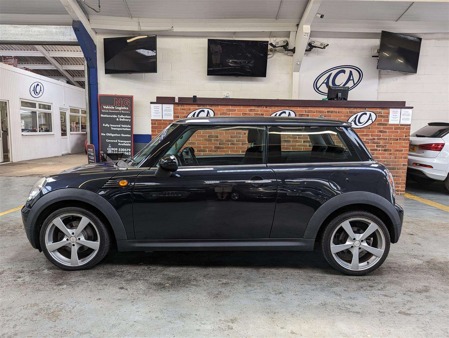 <p>2008 MINI ONE</p>