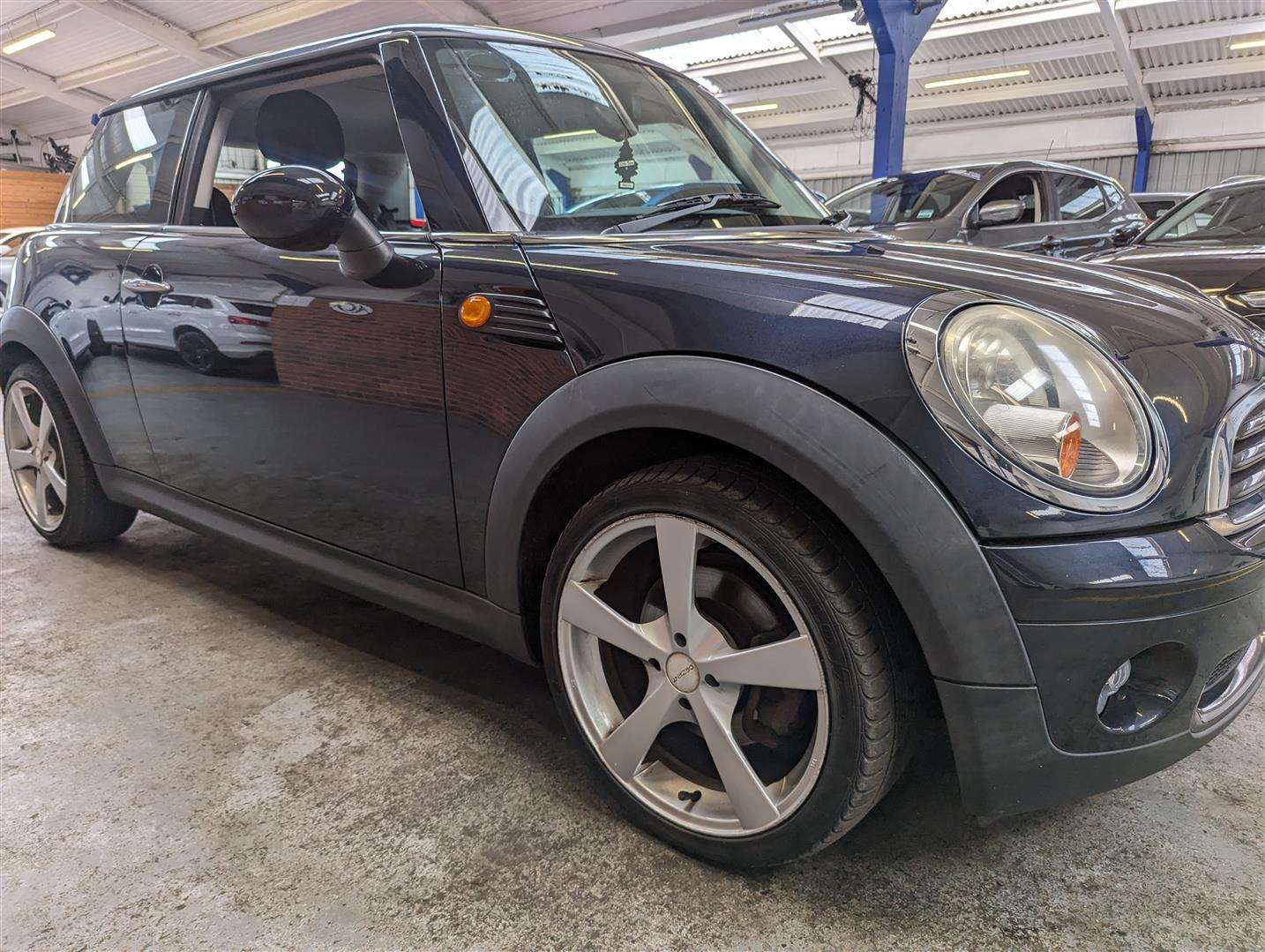 <p>2008 MINI ONE</p>