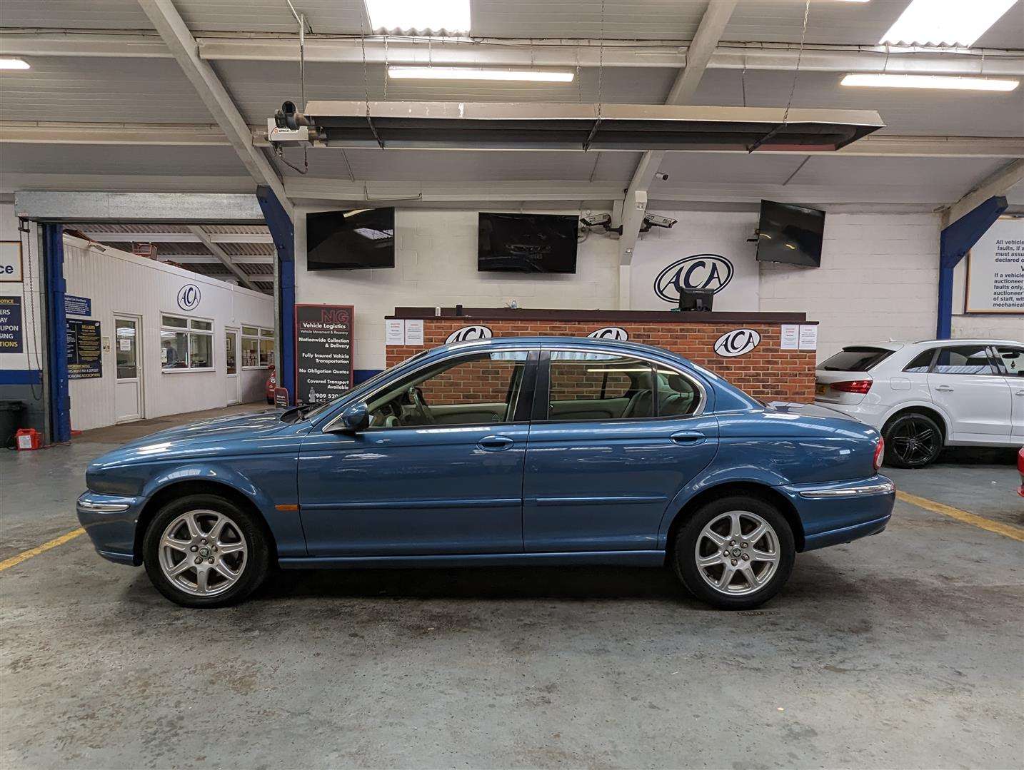 <p>2002 JAGUAR X-TYPE V6</p>