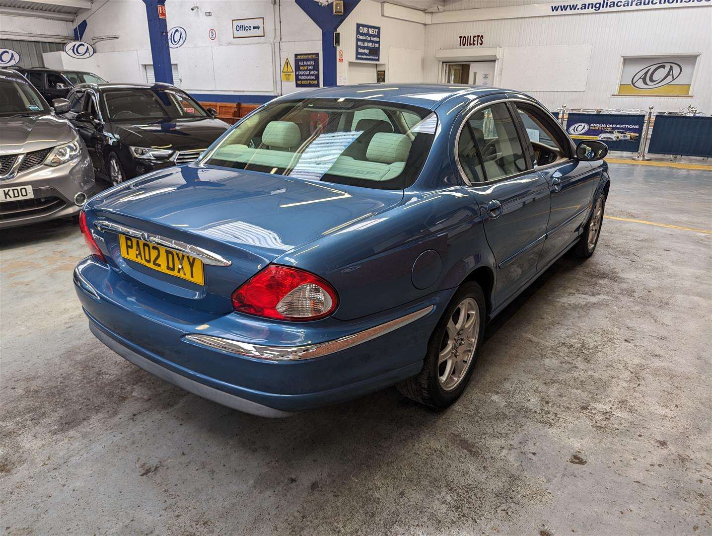 <p>2002 JAGUAR X-TYPE V6</p>