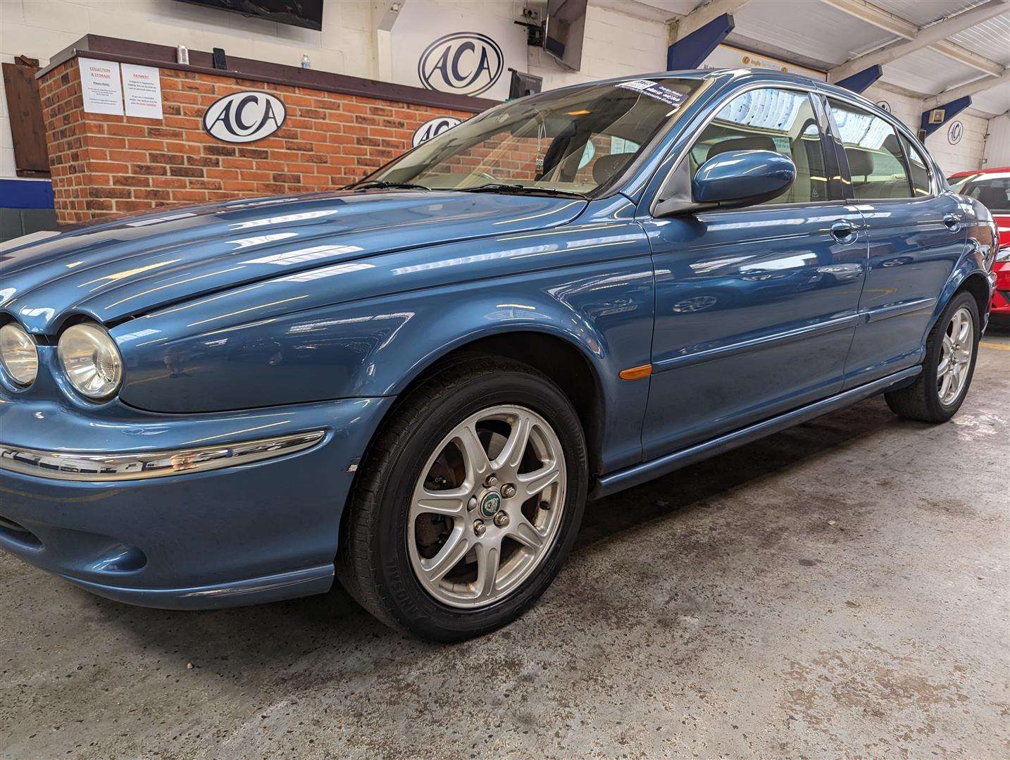 <p>2002 JAGUAR X-TYPE V6</p>