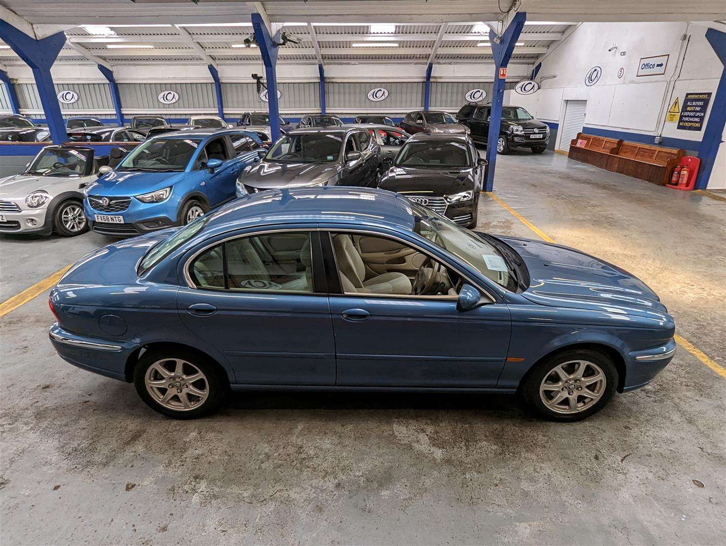 <p>2002 JAGUAR X-TYPE V6</p>