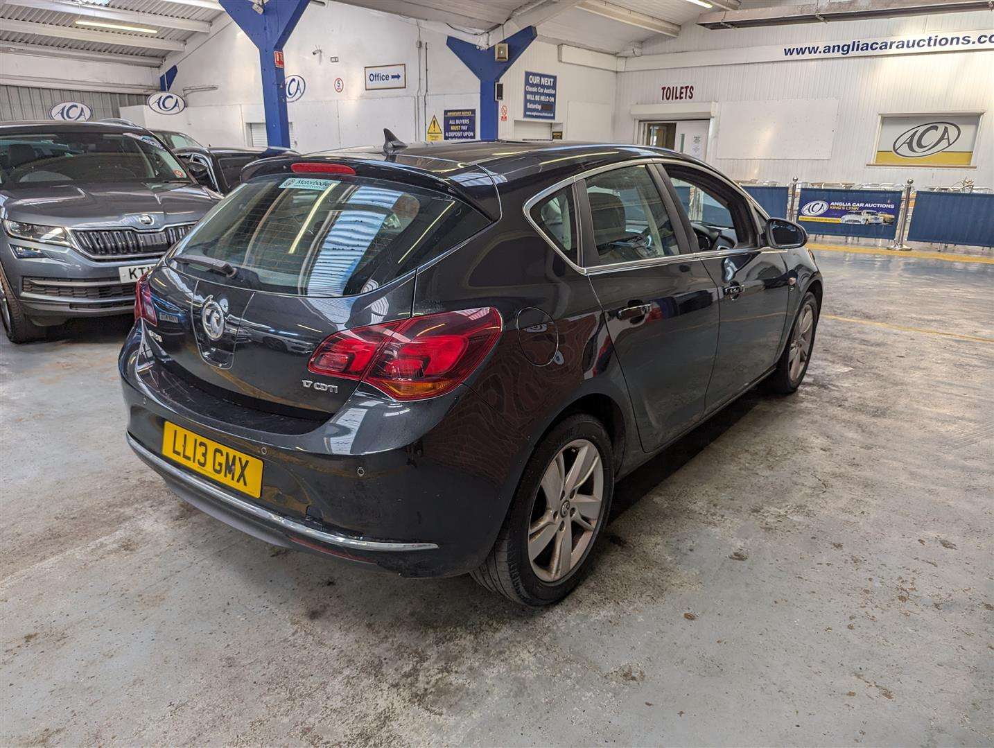 <p>2013 VAUXHALL ASTRA SRI CDTI</p>