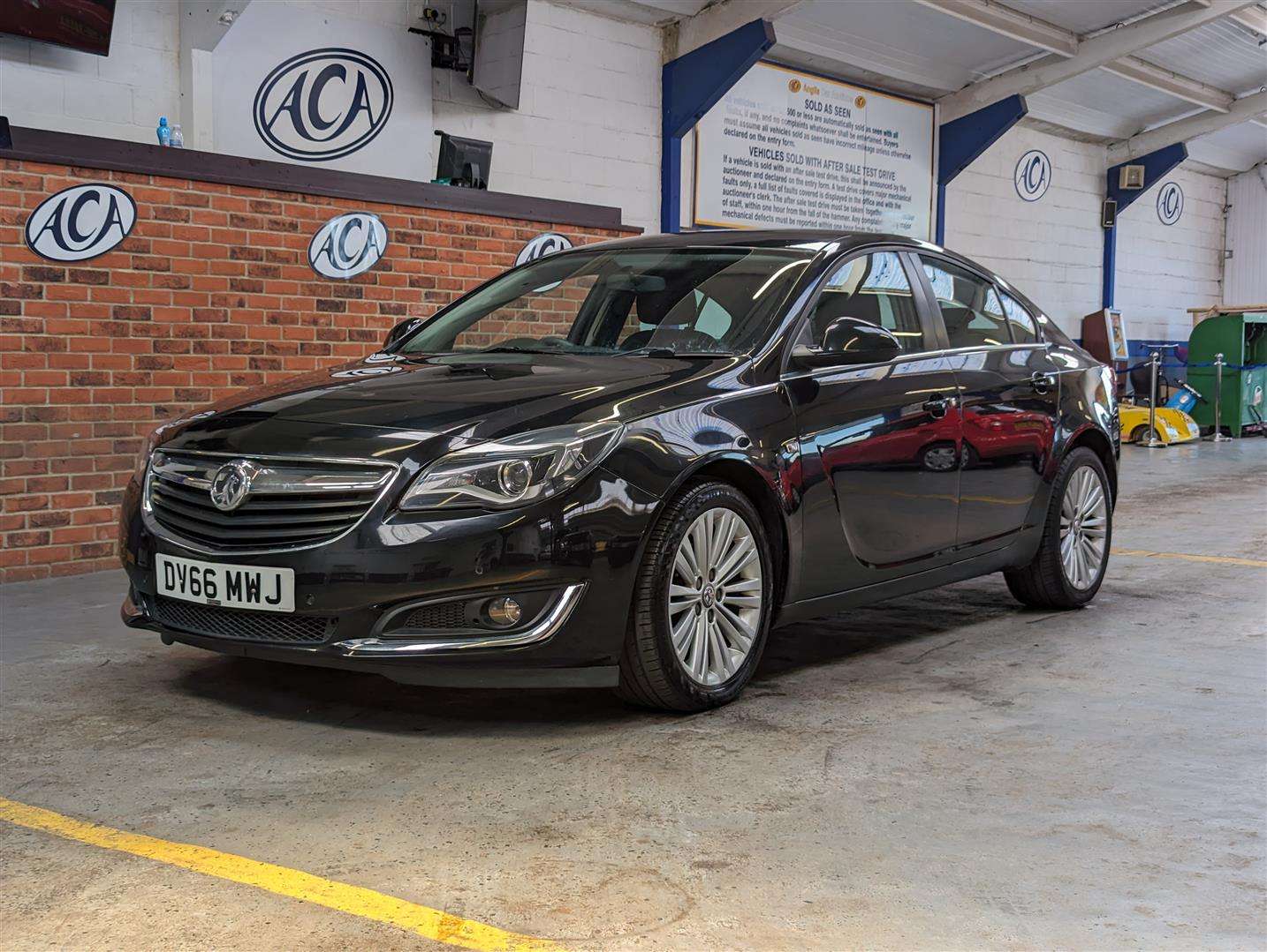 <p>2016 VAUXHALL INSIGNIA SRI NAV CDTI EFL</p>