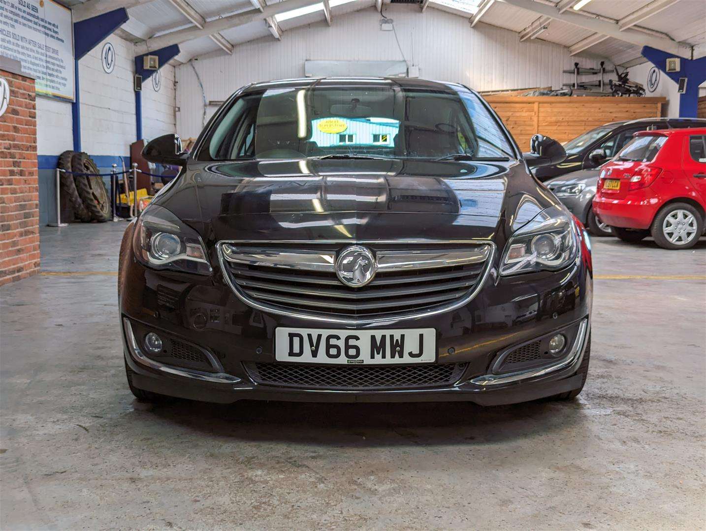 <p>2016 VAUXHALL INSIGNIA SRI NAV CDTI EFL</p>