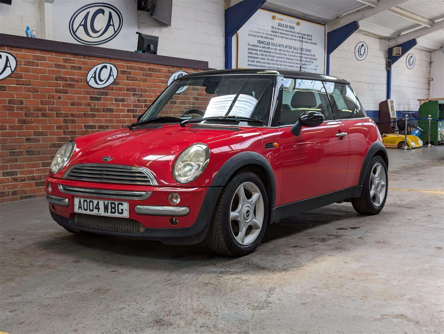 <p>2004 MINI COOPER **SOLD</p>