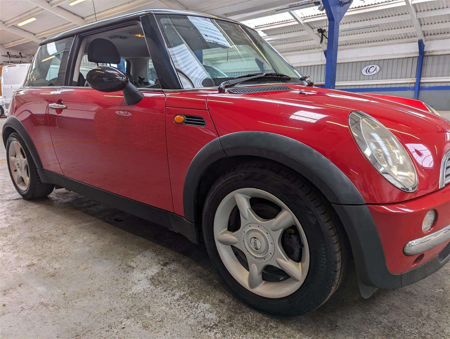 <p>2004 MINI COOPER **SOLD</p>