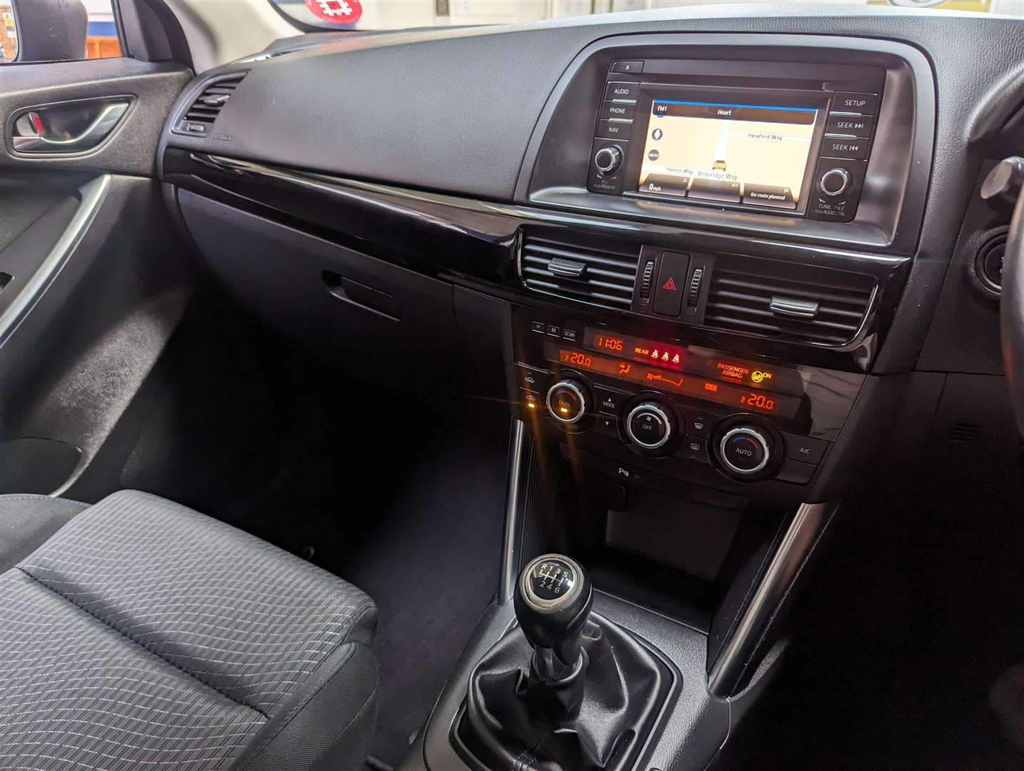 <p>2013 MAZDA CX-5 SE-L D NAV</p>