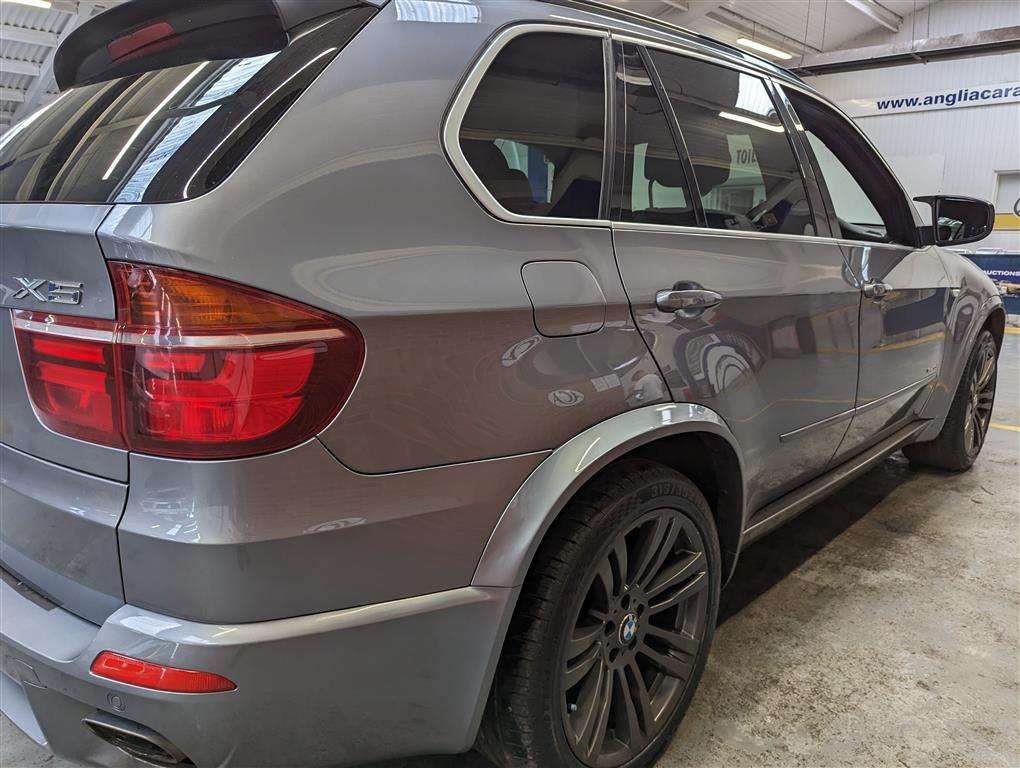 <p>2011 BMW X5 XDRIVE30D M SPORT AUTO</p>