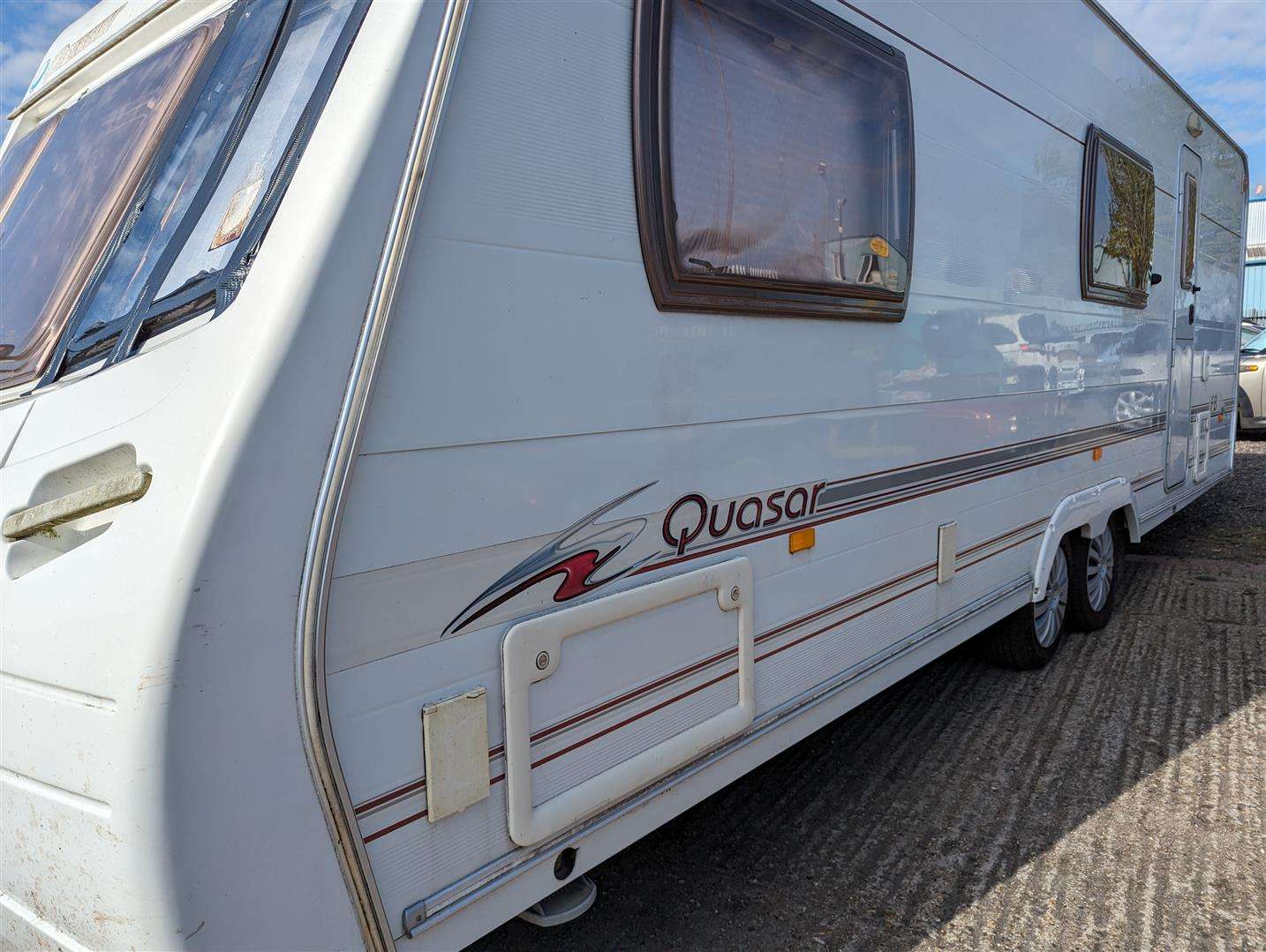 <p>QUASAR CARAVAN</p>