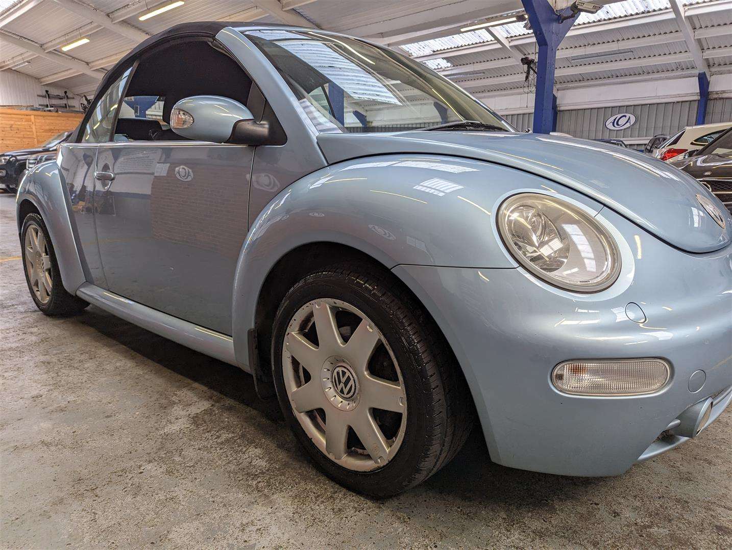 <p>2004 VOLKSWAGEN BEETLE CABRIOLET</p>