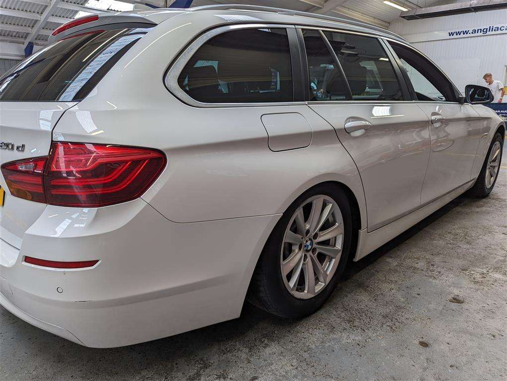 <p>2015 BMW 520D SE AUTO</p>