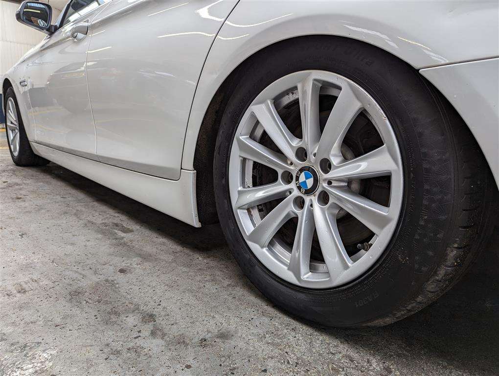 <p>2015 BMW 520D SE AUTO</p>