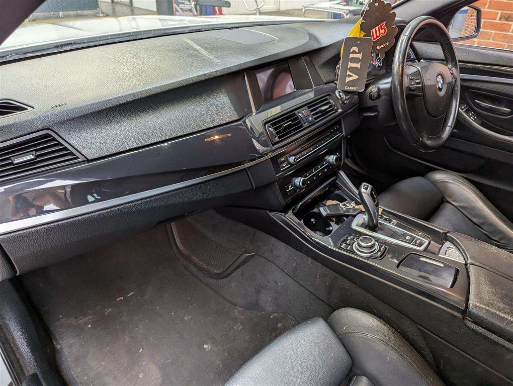 <p>2015 BMW 520D SE AUTO</p>