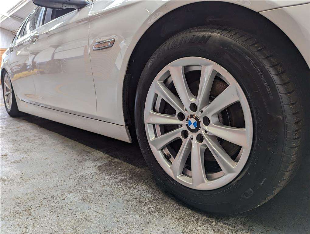 <p>2015 BMW 520D SE AUTO</p>