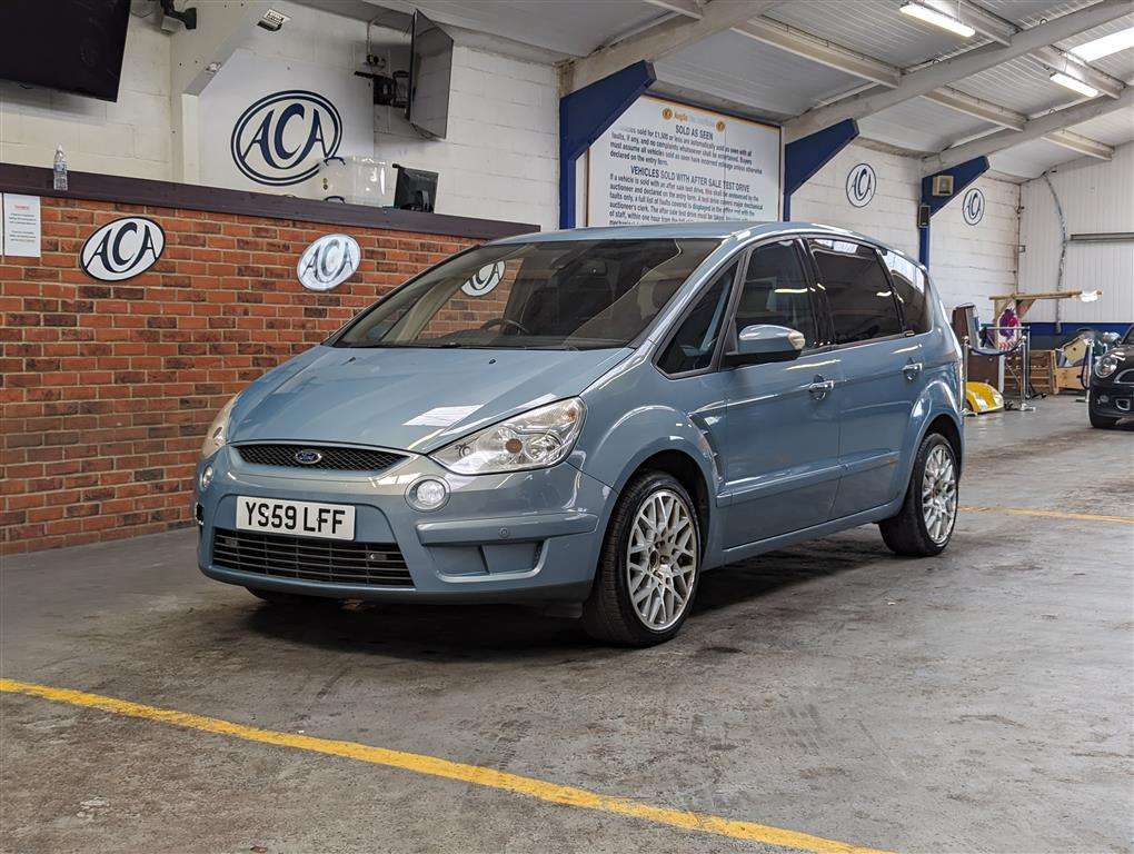 <p>2010 FORD S-MAX ** SOLD</p>