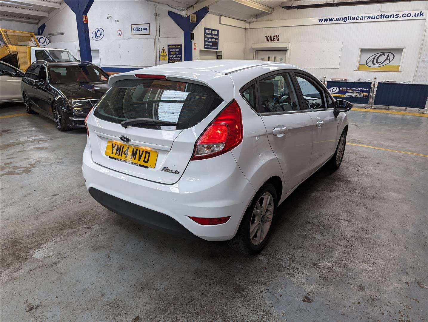 <p>2014 FORD FIESTA ZETEC</p>