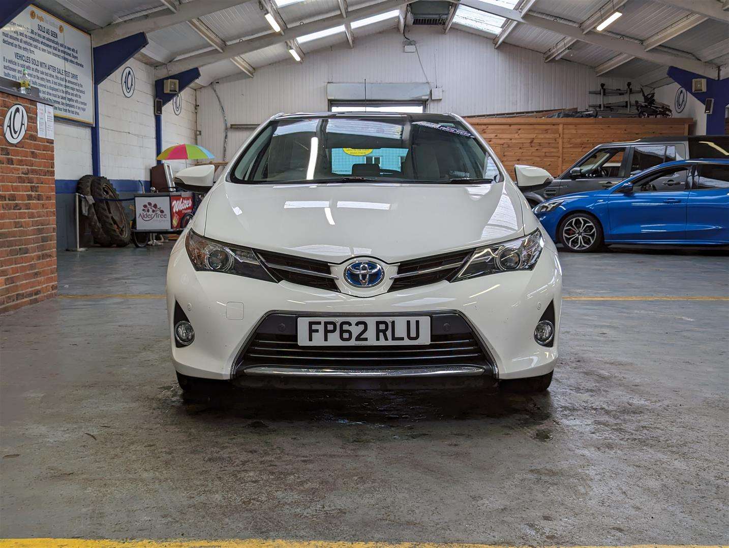 <p>2012 TOYOTA AURIS EXCEL VVT-I CVT</p>