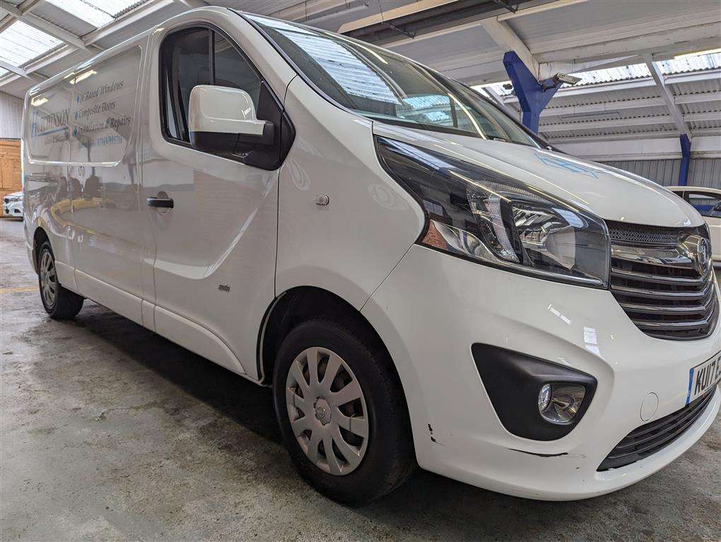 <p>2017 VAUXHALL VIVARO 2900 SPORTIVE CDTI</p>