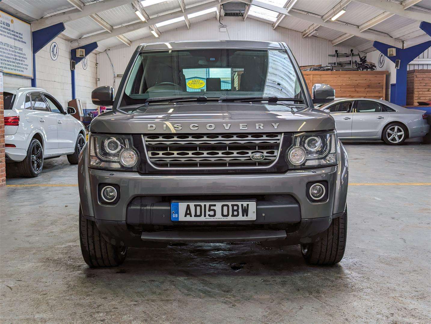 <p>2015 LAND ROVER DISCOVERY SE TECH SDV6 AUTO</p>