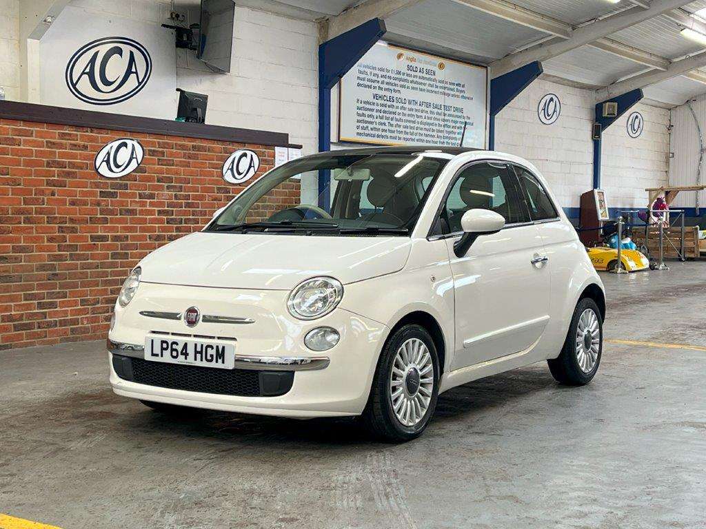 <p>2015 FIAT 500 LOUNGE *SOLD</p>