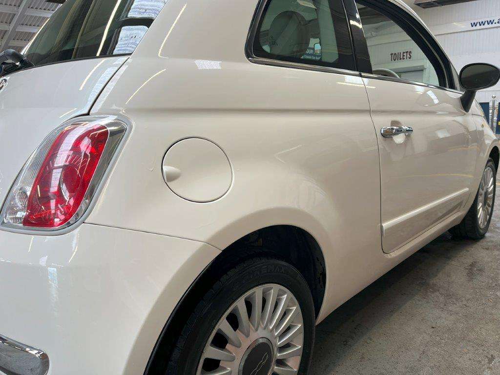 <p>2015 FIAT 500 LOUNGE *SOLD</p>