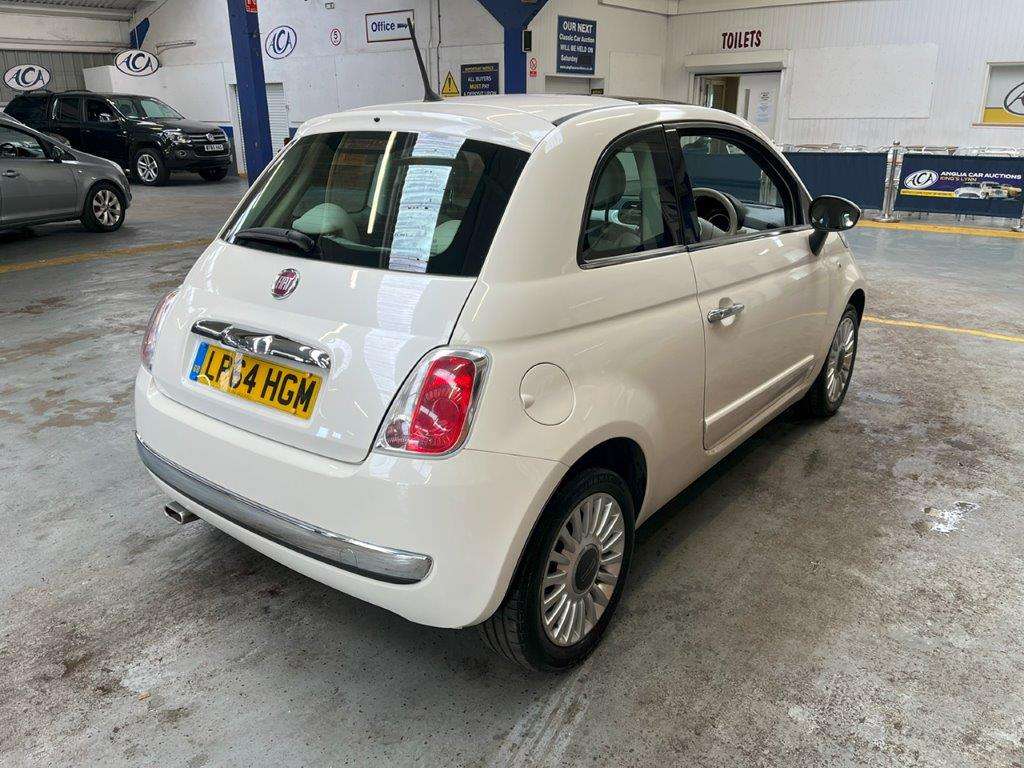 <p>2015 FIAT 500 LOUNGE *SOLD</p>