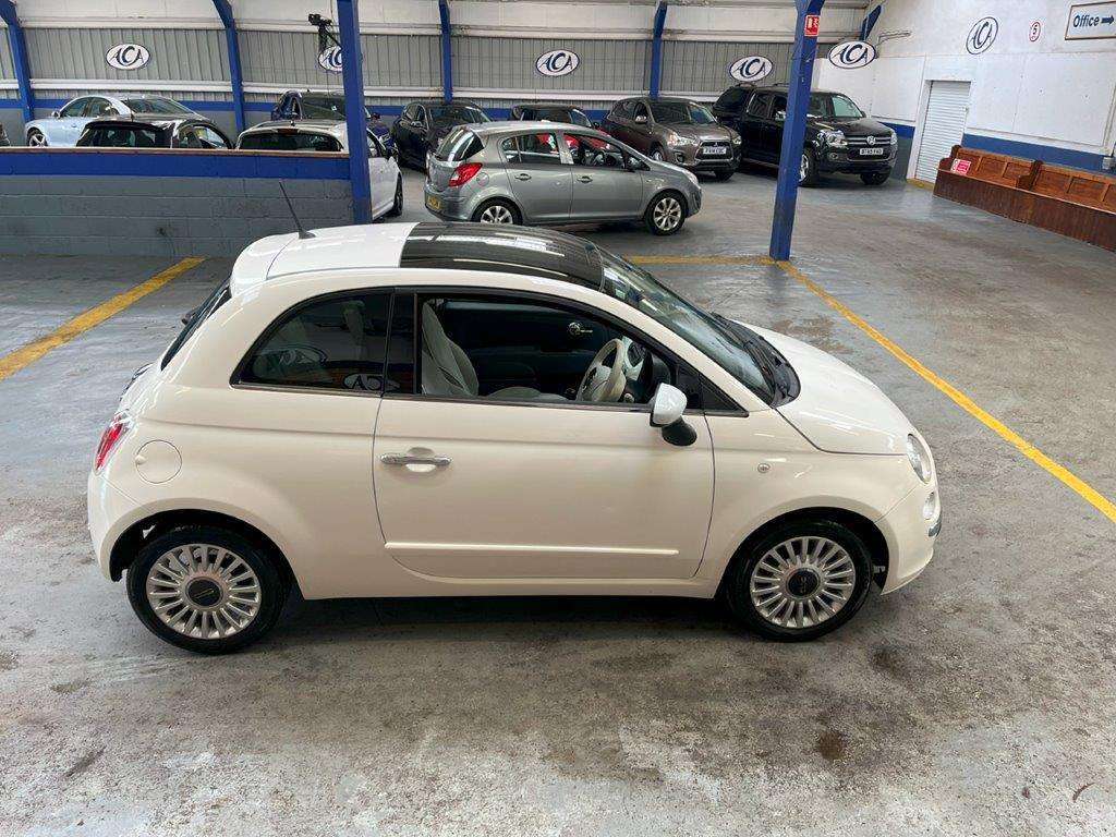 <p>2015 FIAT 500 LOUNGE *SOLD</p>