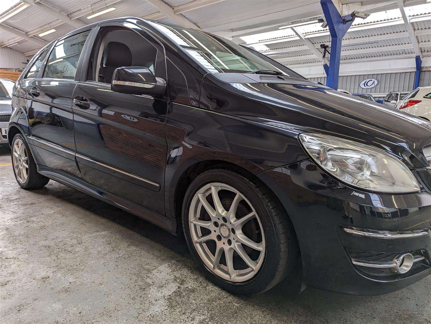 <p>2009 MERCEDES-BENZ B200 SPORT CDI AUTO</p>