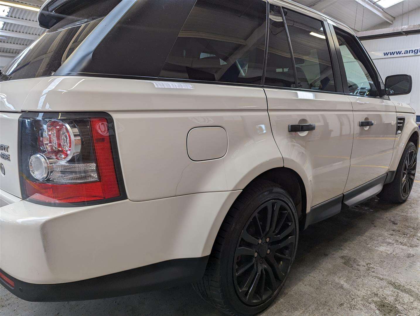 <p>2010 LAND ROVER RANGE ROVER SP HSE TDV6 AUTO *SOLD</p>