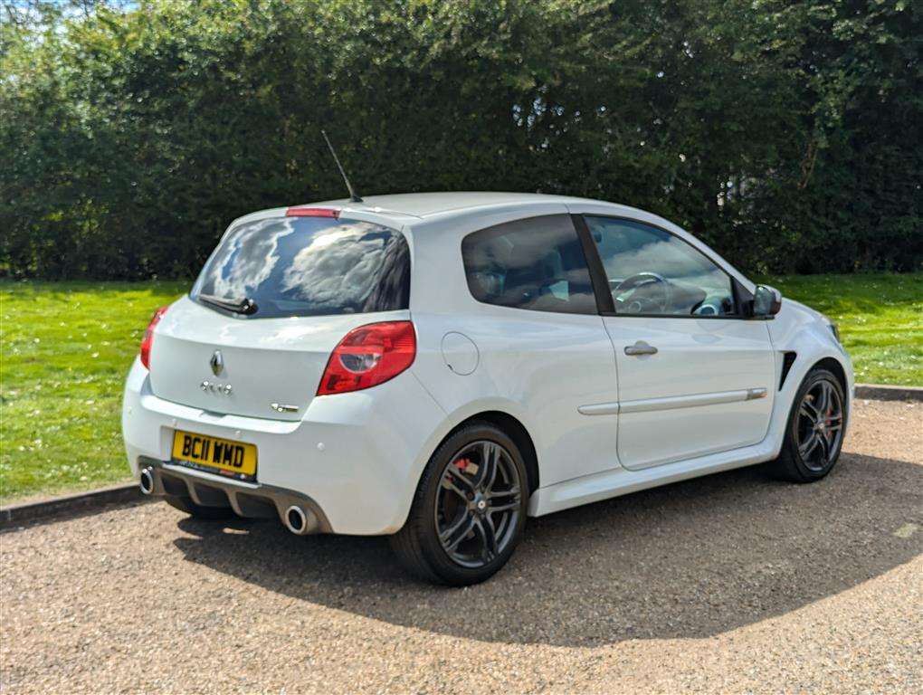 <p>2011 RENAULT CLIO RENAULTSPORT</p>