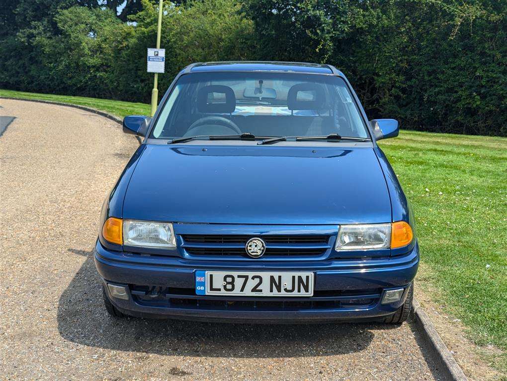 <p>1994 VAUXHALL ASTRA CESARO</p>