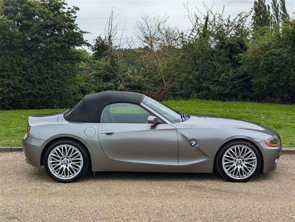 <p>2003 BMW Z4 2.5I</p>