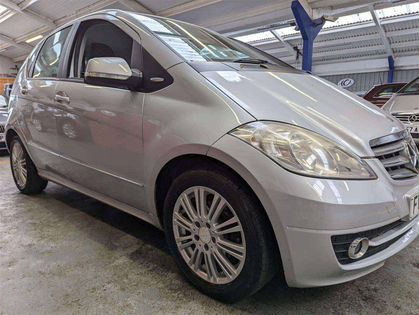 <p>2009 MERCEDES-BENZ A160 ELEGANCE SE CVT</p>