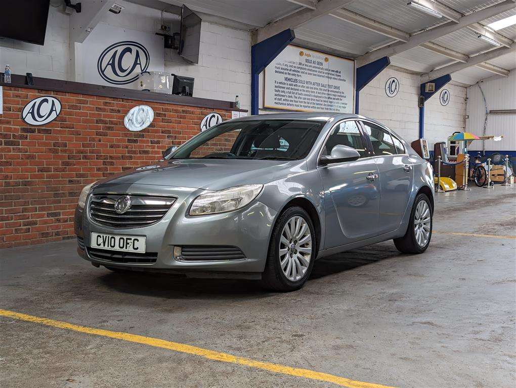 <p>2010 VAUXHALL INSIGNIA SE</p>