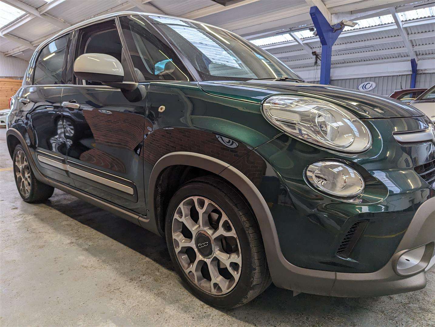 <p>2013 FIAT 500L TREKKING MULTIJET</p>