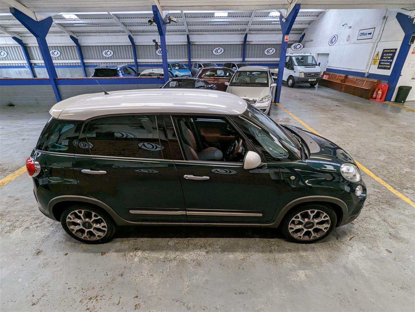 <p>2013 FIAT 500L TREKKING MULTIJET</p>