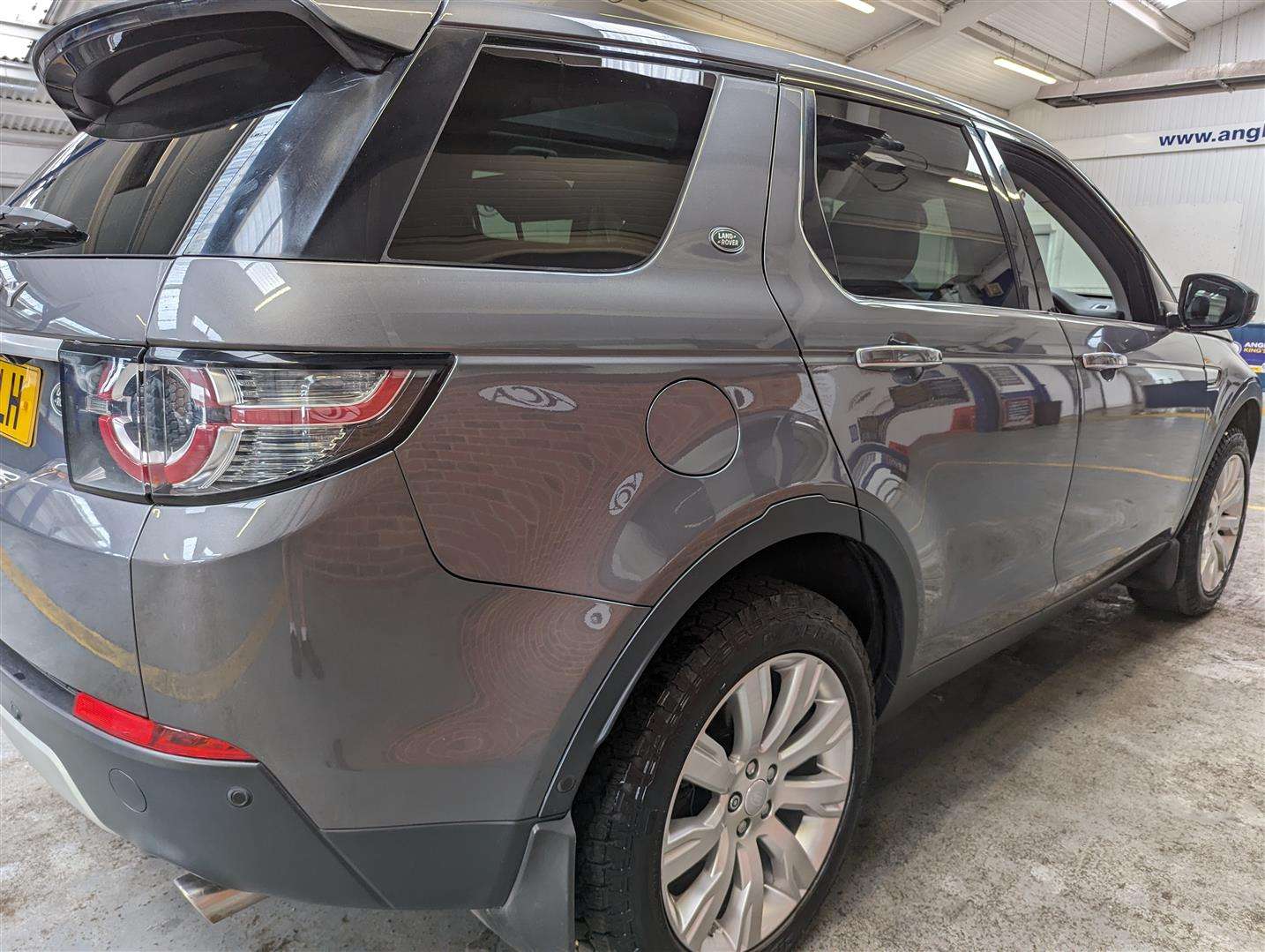 <p>2015 LAND ROVER DISCOVERY SPORT LUX HSE S</p>