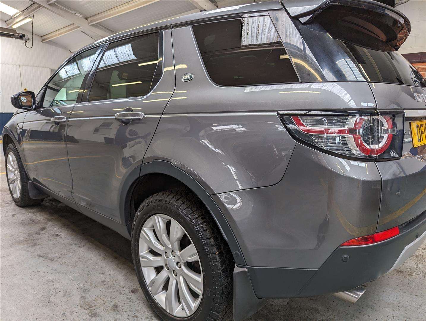 <p>2015 LAND ROVER DISCOVERY SPORT LUX HSE S</p>