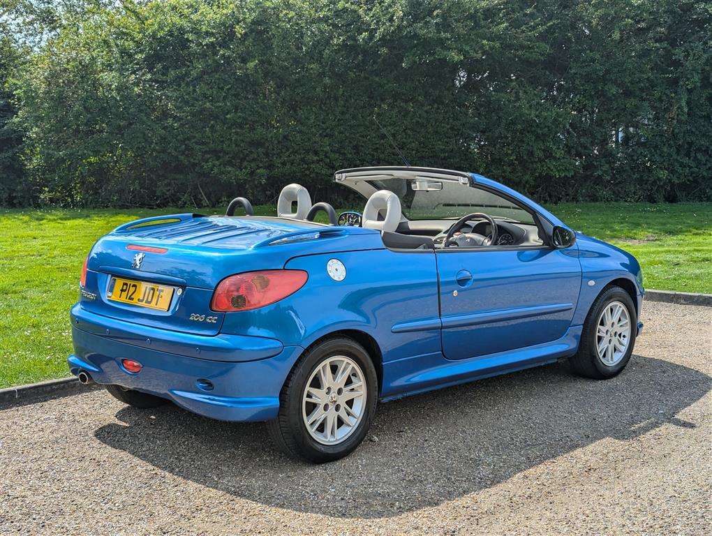 <p>2005 PEUGEOT 206 ALLURE</p>