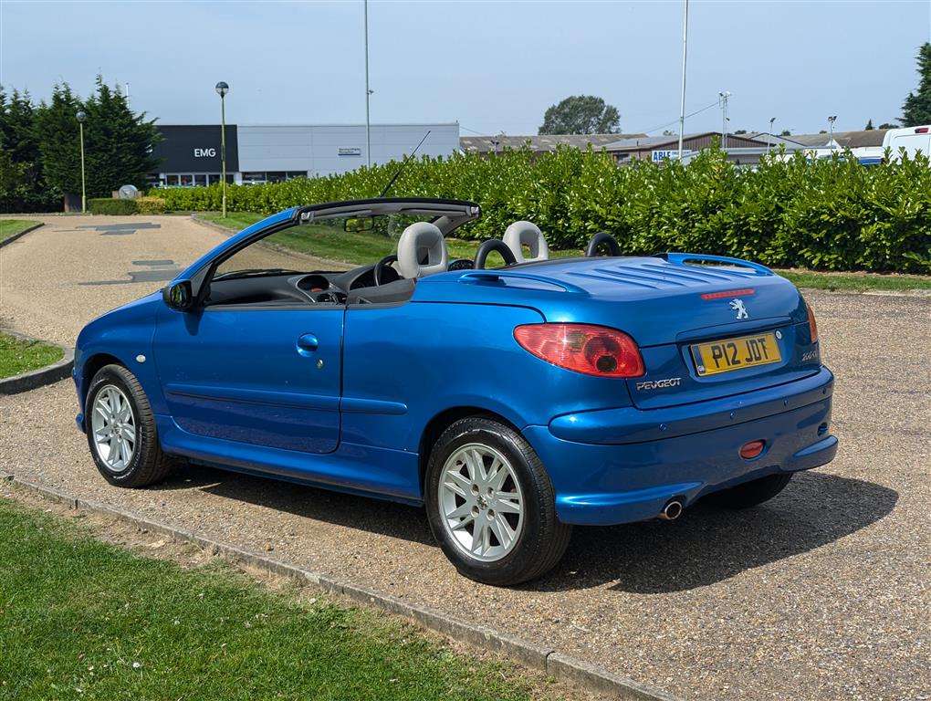 <p>2005 PEUGEOT 206 ALLURE</p>