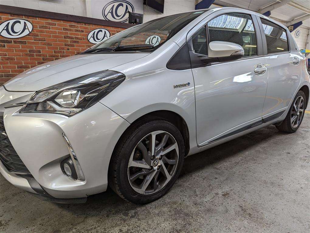 <p>2020 TOYOTA YARIS Y20 VVT-I HEV CVT</p>