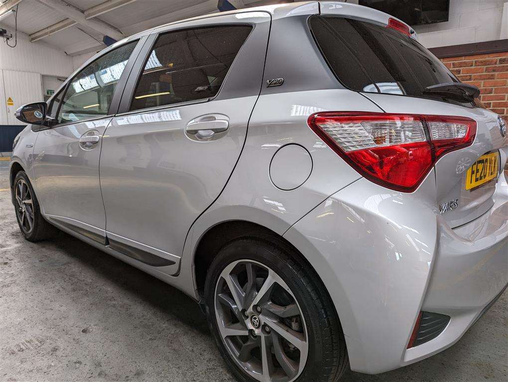 <p>2020 TOYOTA YARIS Y20 VVT-I HEV CVT</p>