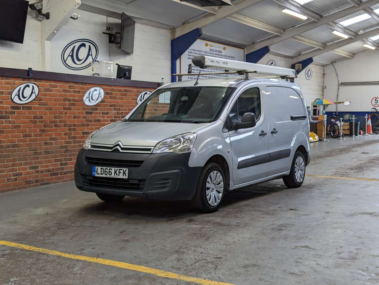 <p>2016 CITROEN BERLINGO 625 EN-PRISE BLU</p>