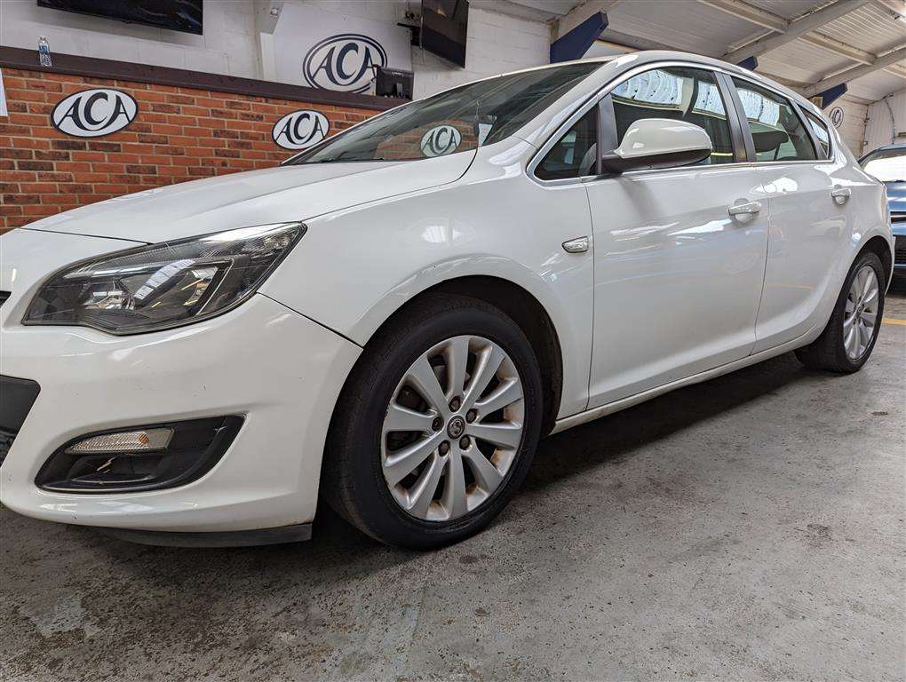 <p>2014 VAUXHALL ASTRA TECH LINE CDTI ECOF</p>