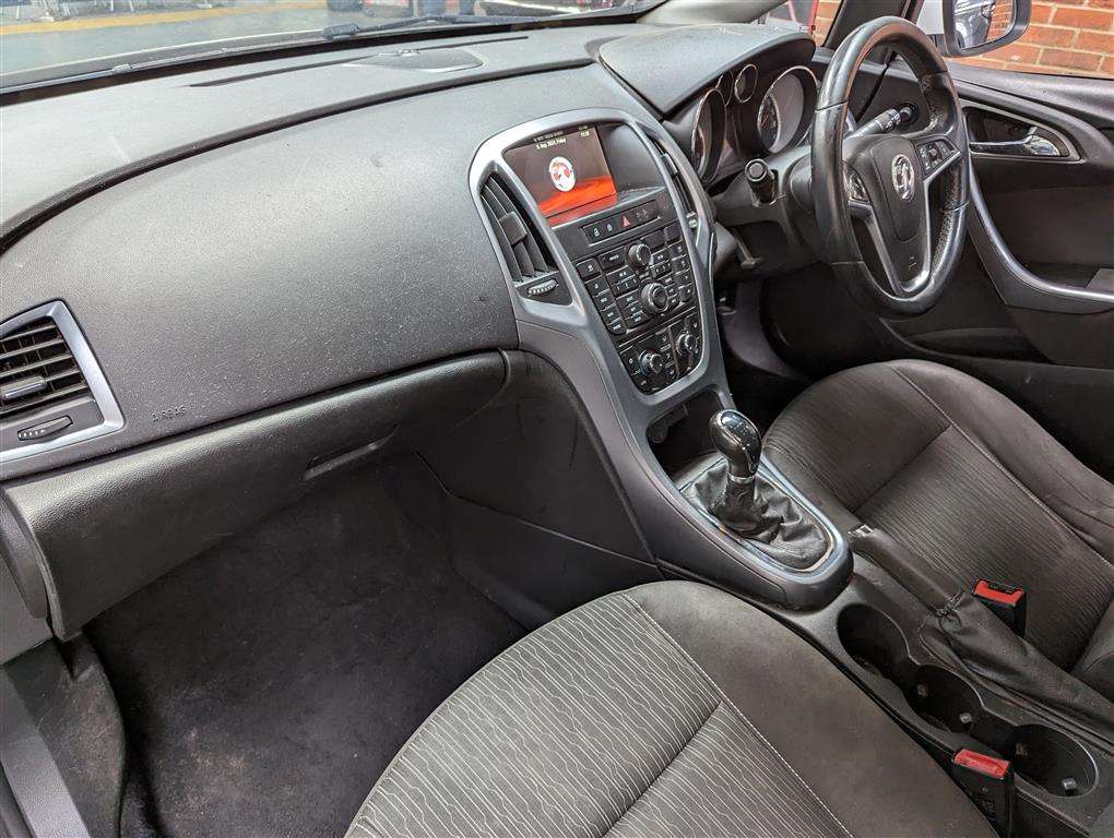 <p>2014 VAUXHALL ASTRA TECH LINE CDTI ECOF</p>