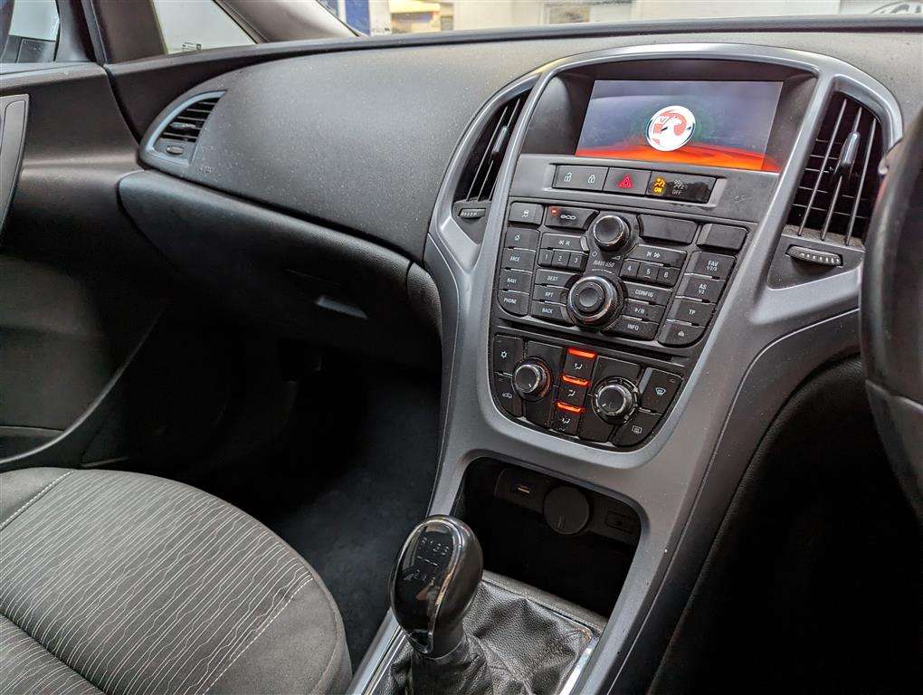 <p>2014 VAUXHALL ASTRA TECH LINE CDTI ECOF</p>