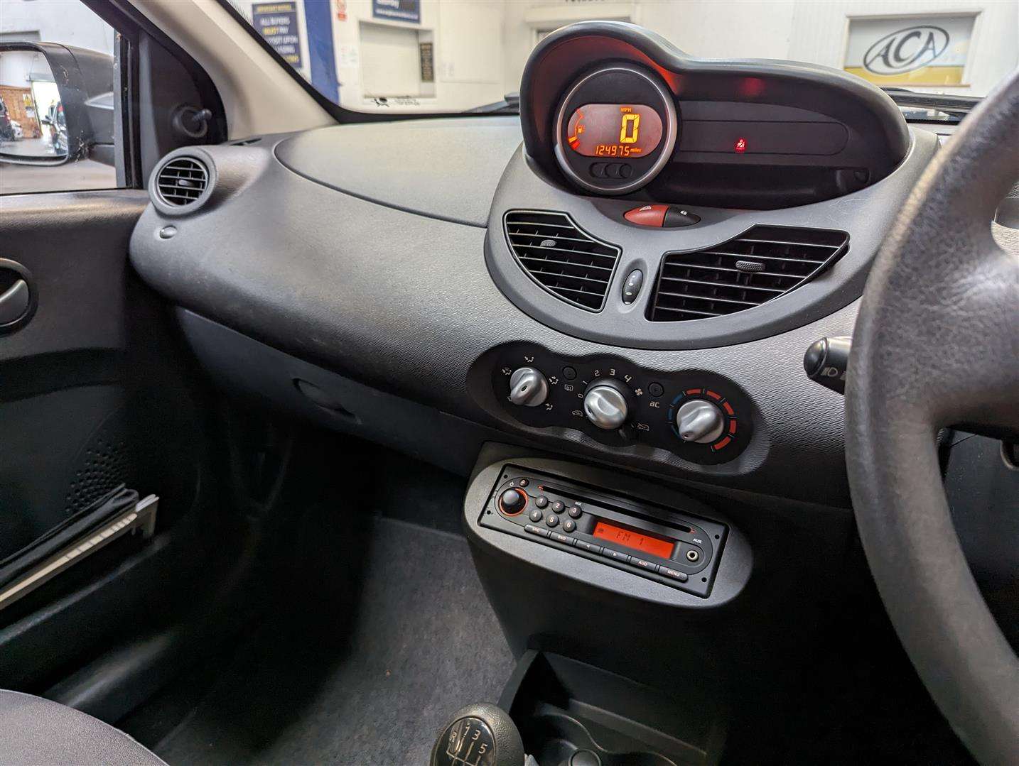 <p>2010 RENAULT TWINGO DYNAMIQUE 75</p>